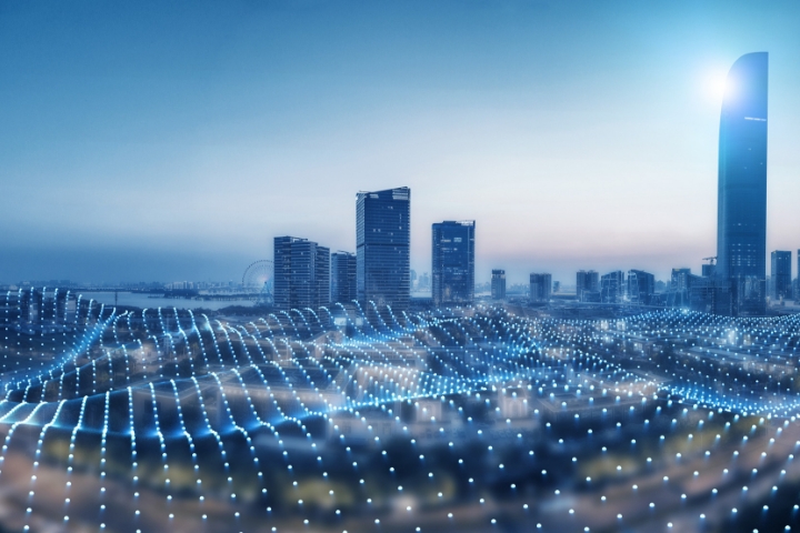 使智慧路燈等物聯(lián)網(wǎng)城市家具成為城市數(shù)據(jù)采集交互的節(jié)點和遍布城市的智能服務終端,實現(xiàn)了傳統(tǒng)市政建設與新基建的完美融合。